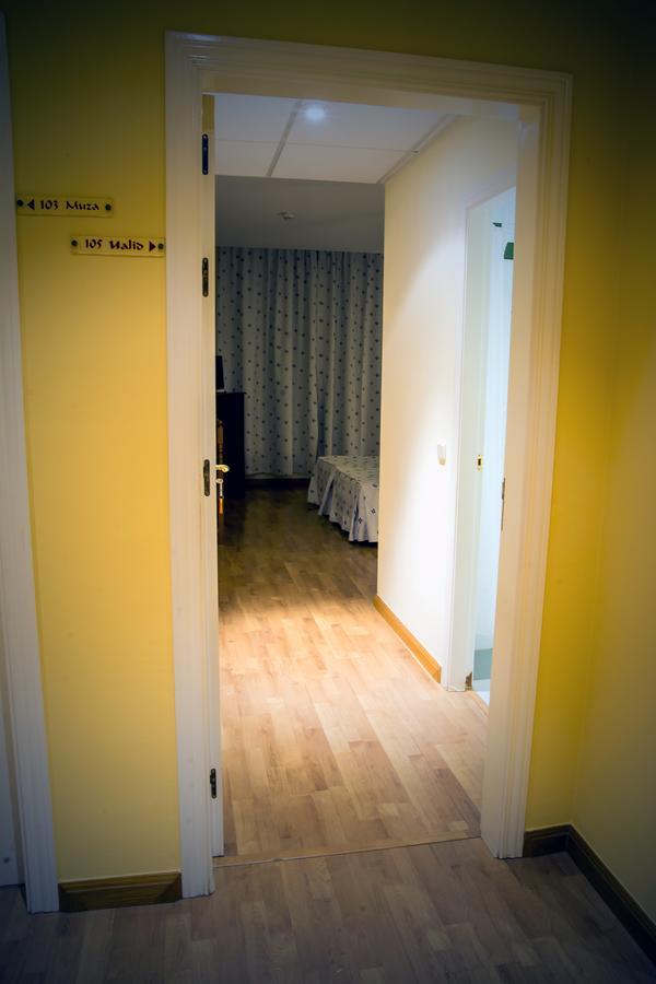 Hotel Medina Ghaliayah Galisteo ภายนอก รูปภาพ